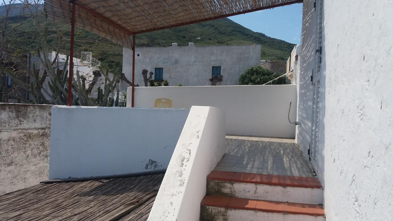 Case La Pergola Stromboli Exterior photo